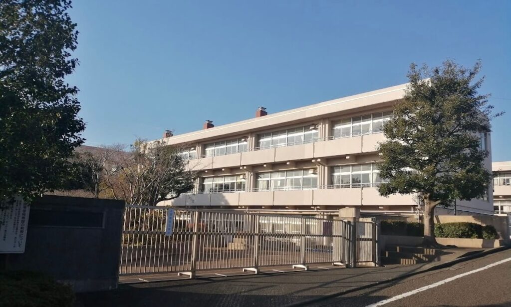 横浜市立新石川小学校の画像